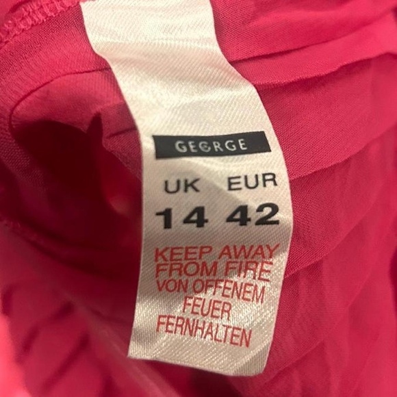 pink ruffled lace slip - Picture 4 of 4